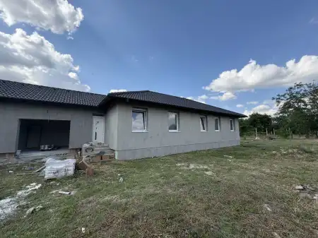 eladó új építésű családi ház, Szigetcsép