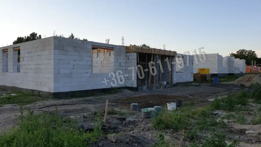 eladó új építésű házrész, Vecsés