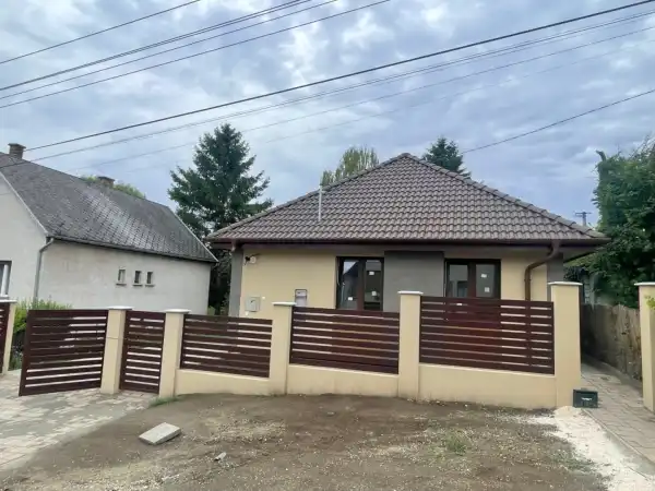 Eladó új építésű ikerház, Pécel 3 szoba 73 m² 84.9 M Ft