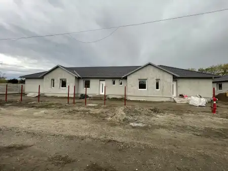 eladó új építésű sorház, Kiskunlacháza