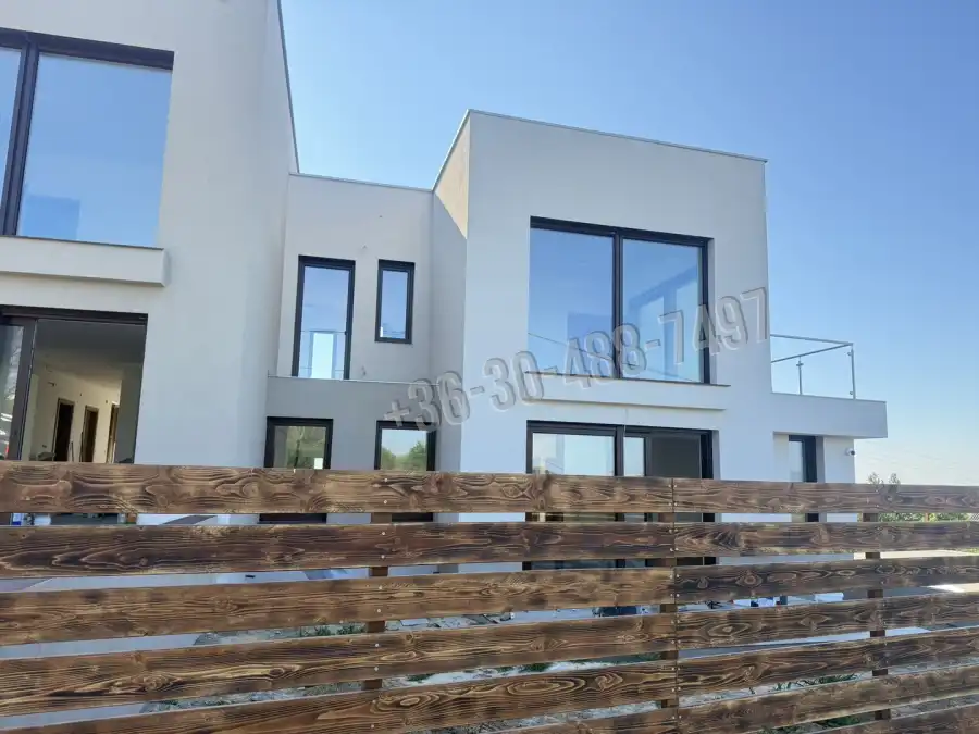 eladó új építésű téglalakás, Vác