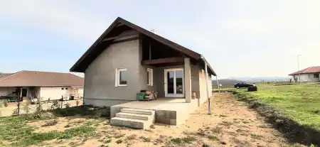 eladó újépítésű családi ház, Berkenye