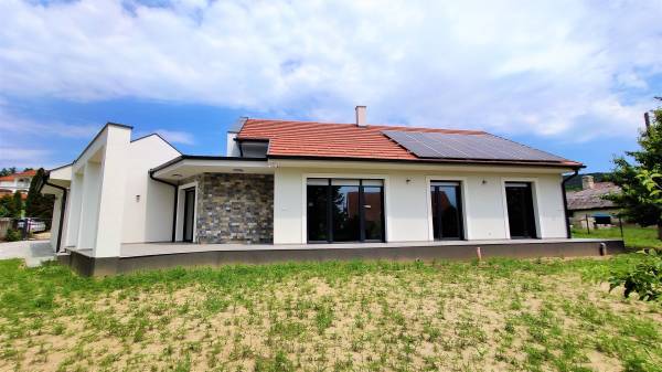 eladó újépítésű családi ház, Vonyarcvashegy