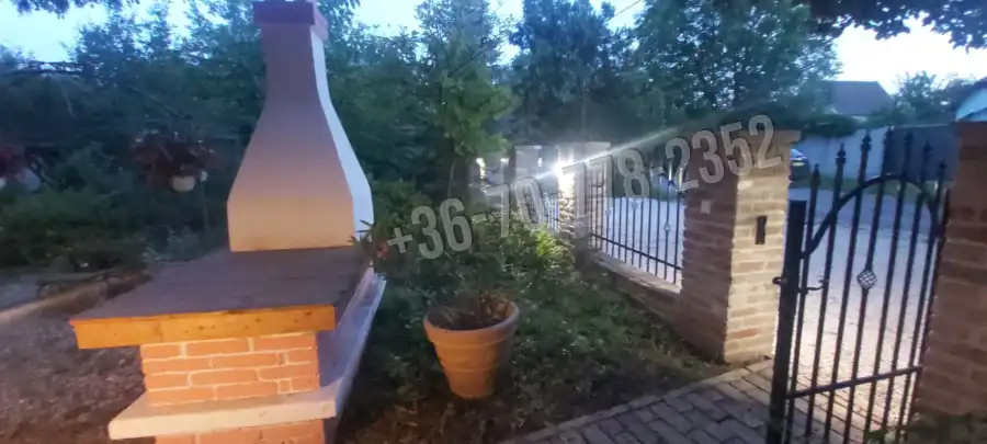 eladó újszerű családi ház, Békéscsaba
