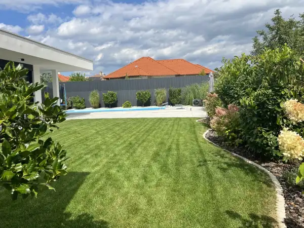 Eladó újszerű családi ház, Csömör 4 szoba 200 m² 439.9 M Ft