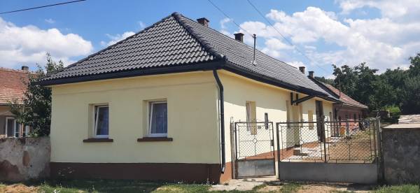 eladó újszerű családi ház, Gönc
