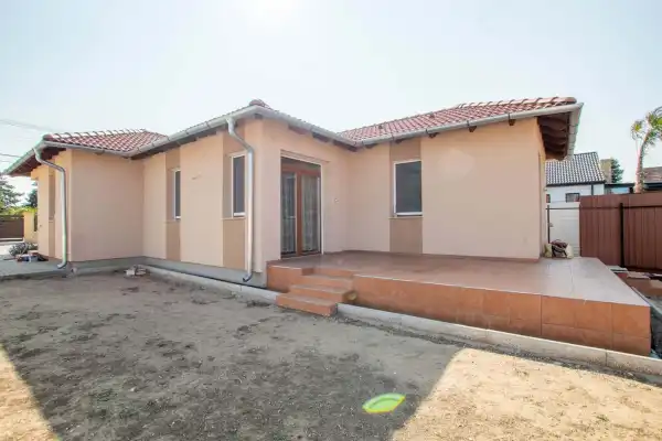Eladó újszerű családi ház, Gyál 5 szoba 120 m² 135 M Ft
