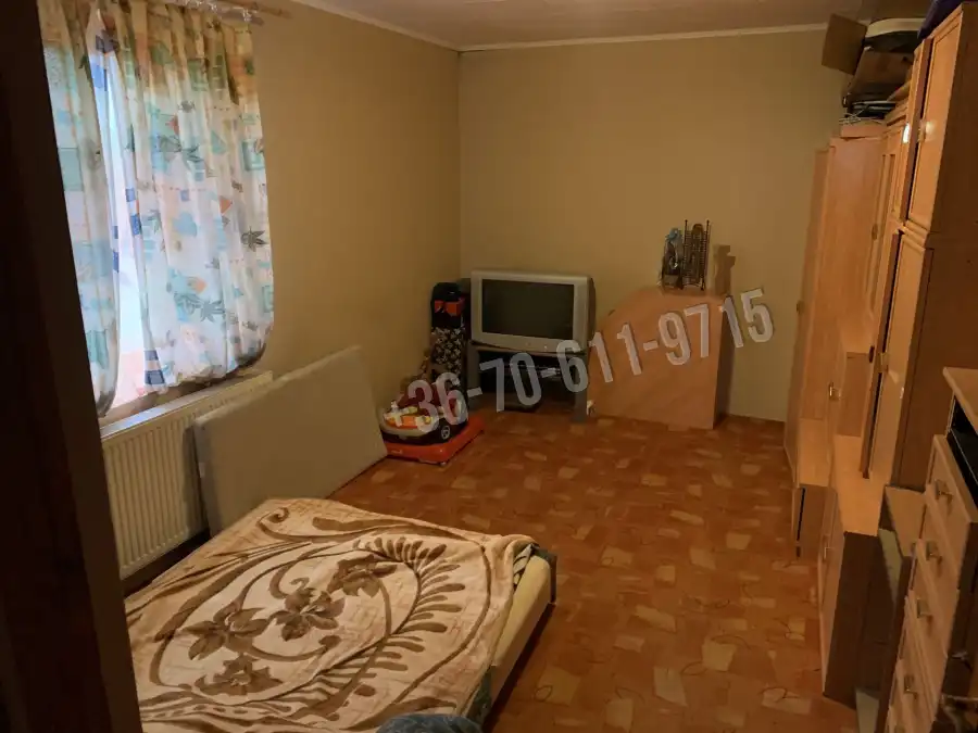 eladó újszerű családi ház, Isaszeg