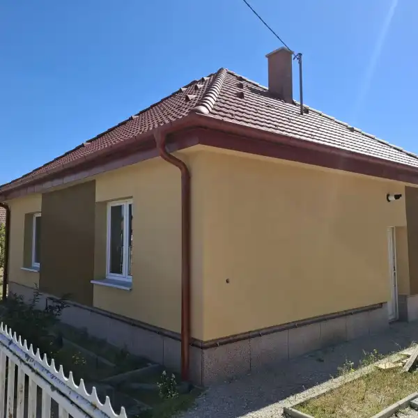 Eladó újszerű családi ház, Mikebuda 3 szoba 124 m² 55 M Ft