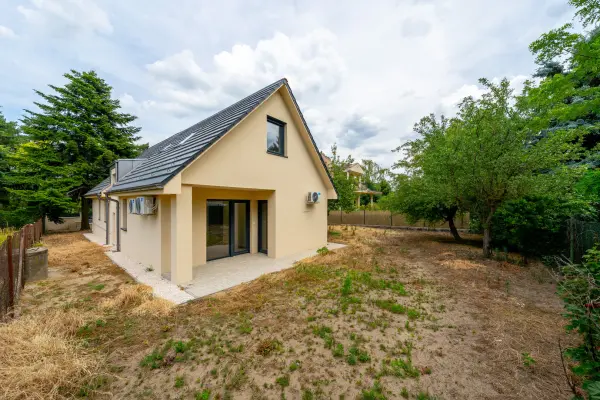 Eladó újszerű családi ház, Solymár 4 szoba 131 m² 185 M Ft