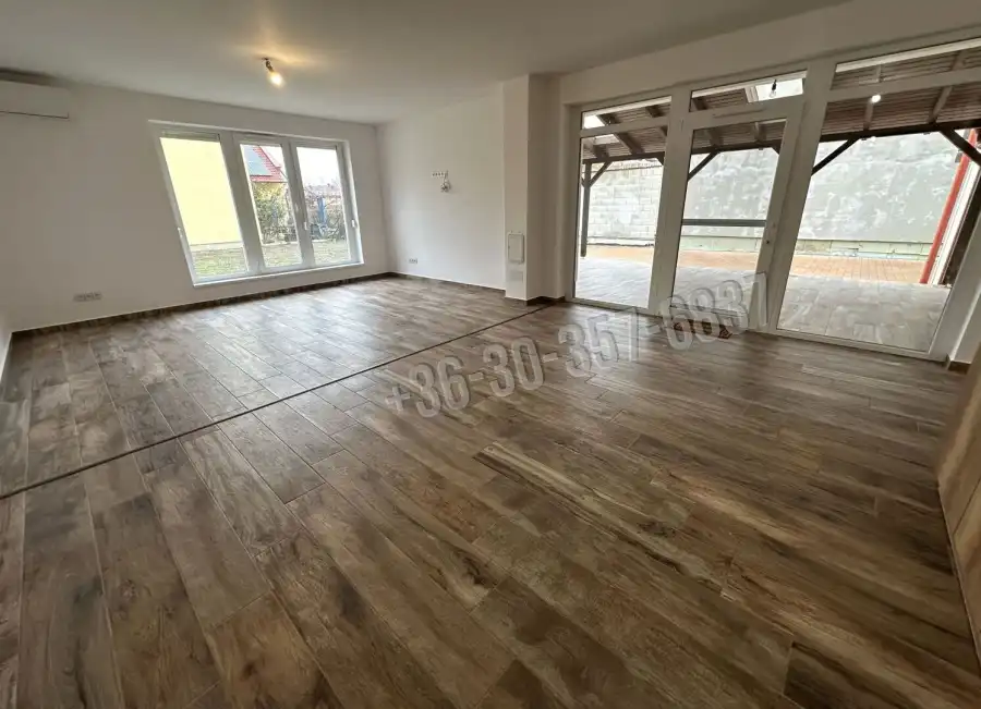 eladó újszerű családi ház, Szeged