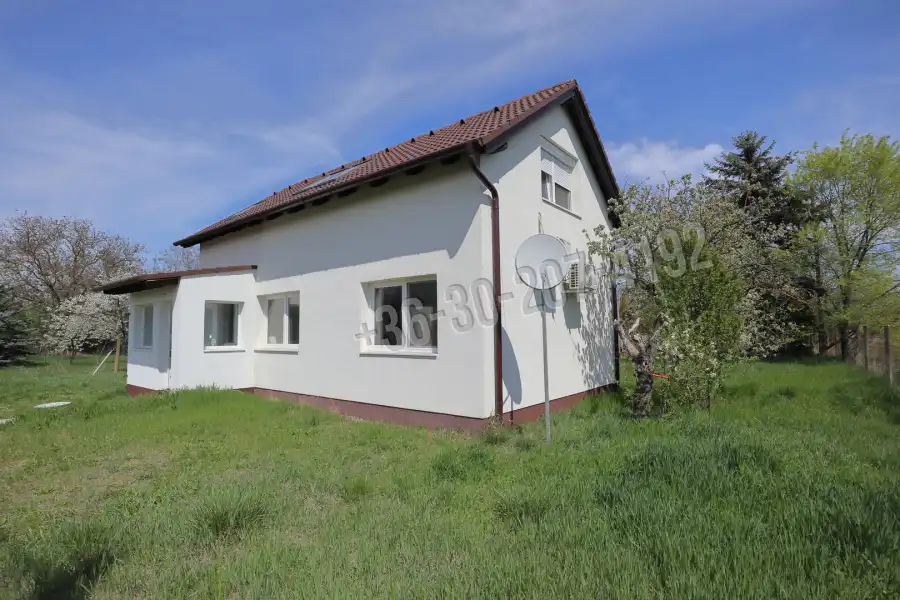 eladó újszerű családi ház, Szeged