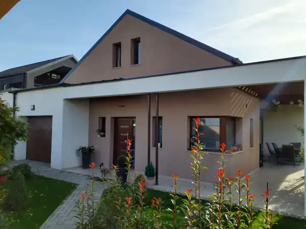 Eladó újszerű családi ház, Vác 4 szoba 154 m² 145 M Ft