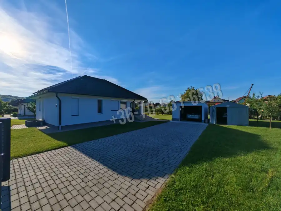 eladó újszerű családi ház, Zalaegerszeg