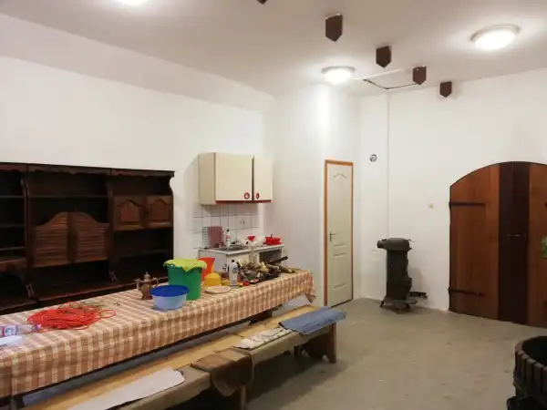 Eladó újszerű házrész, Dunakömlőd 1 szoba 31 m² 9.9 M Ft