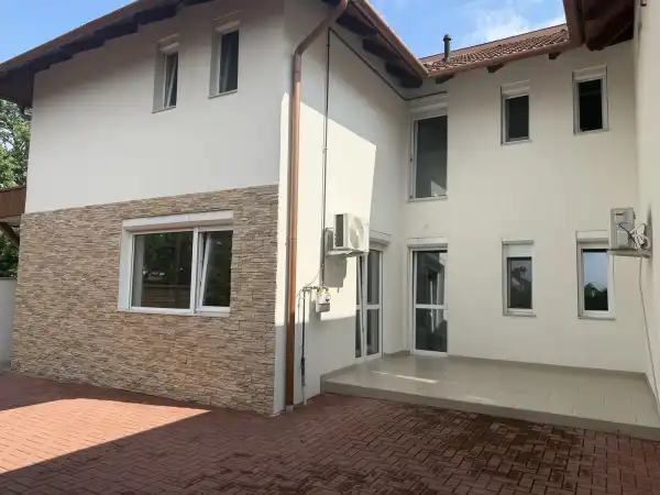 Eladó újszerű ikerház, Budapest, IV. kerület 6 szoba 128 m² 199 M Ft
