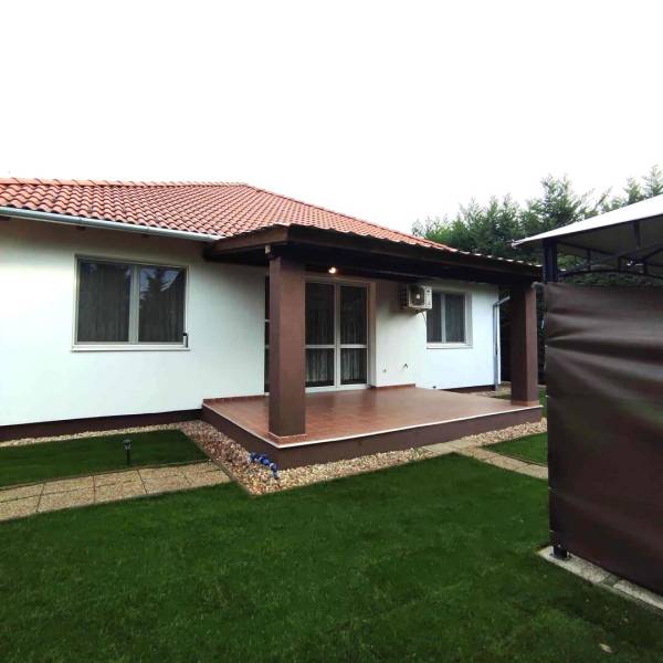 eladó újszerű ikerház, Dunakeszi