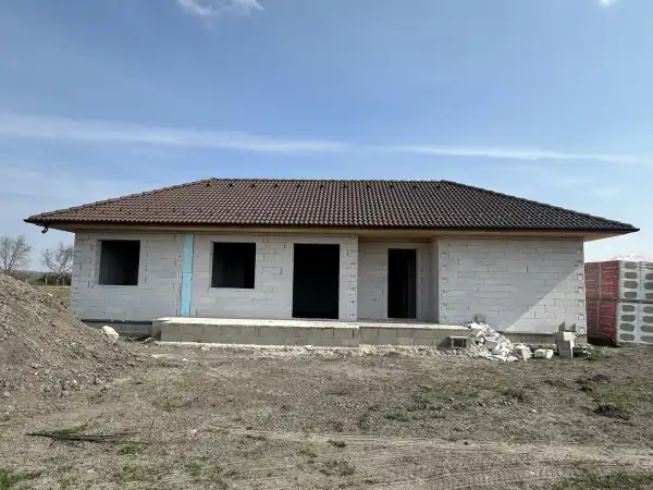 Eladó újszerű ikerház, Iszkaszentgyörgy 4 szoba 113 m² 79.9 M Ft