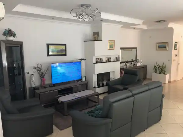 Eladó újszerű ikerház, Nyíregyháza 4+1 szoba 120 m² 106 M Ft