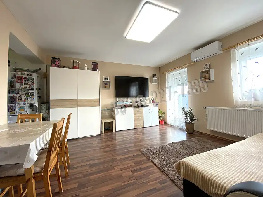 eladó újszerű ikerház, Szigetcsép