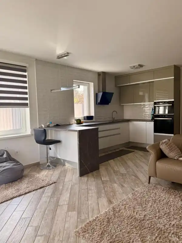 Eladó újszerű ikerház, Velence 4 szoba 138 m² 129.5 M Ft