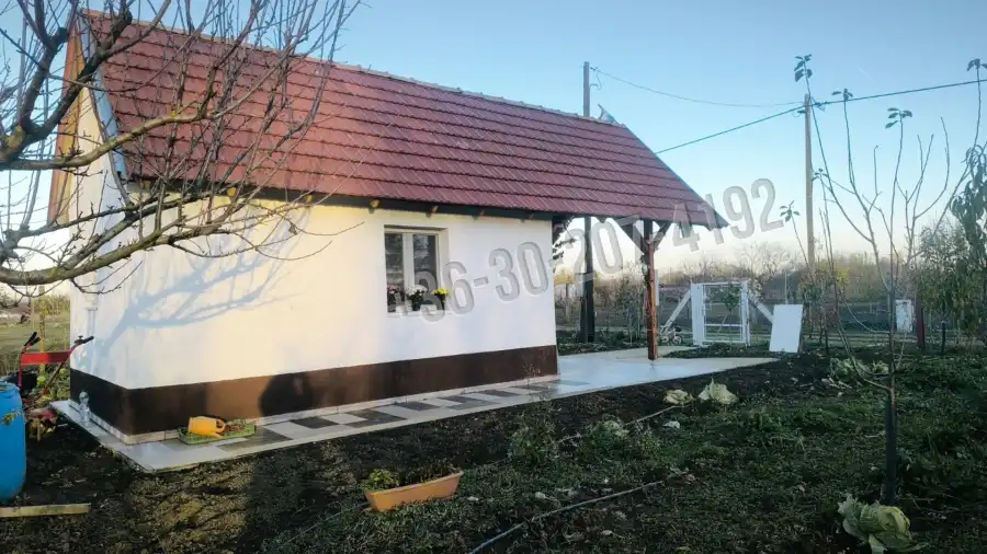 eladó újszerű nyaraló, Újszentiván