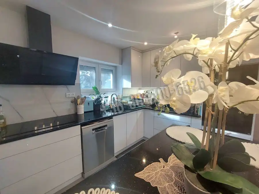 eladó újszerű sorház, Szigethalom