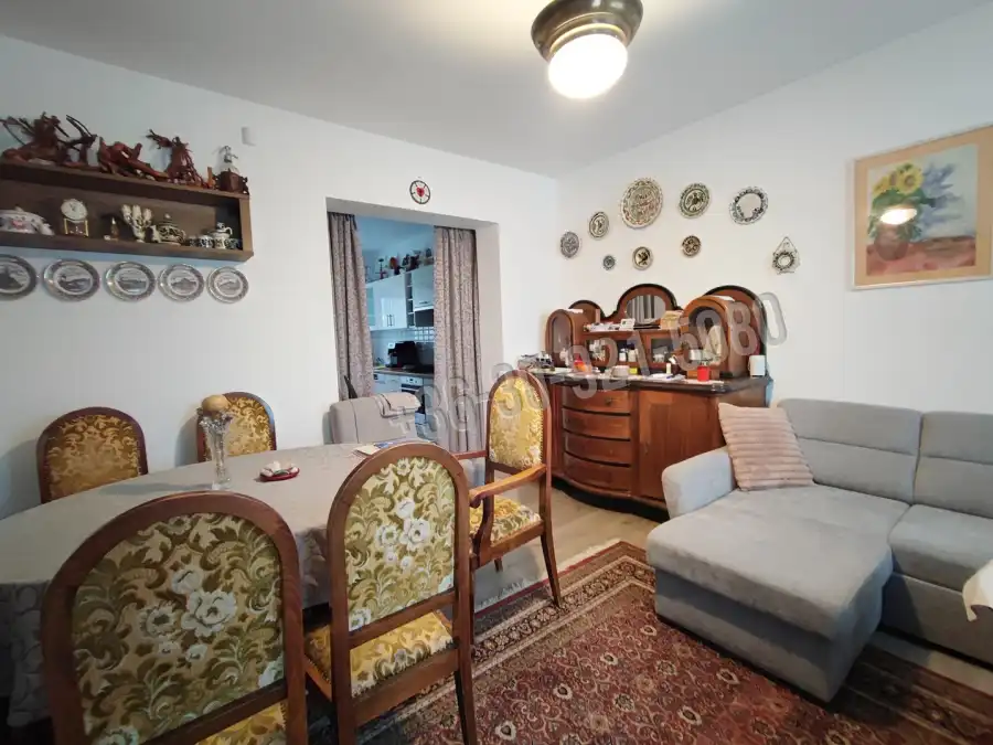 eladó újszerű téglalakás, Aszód