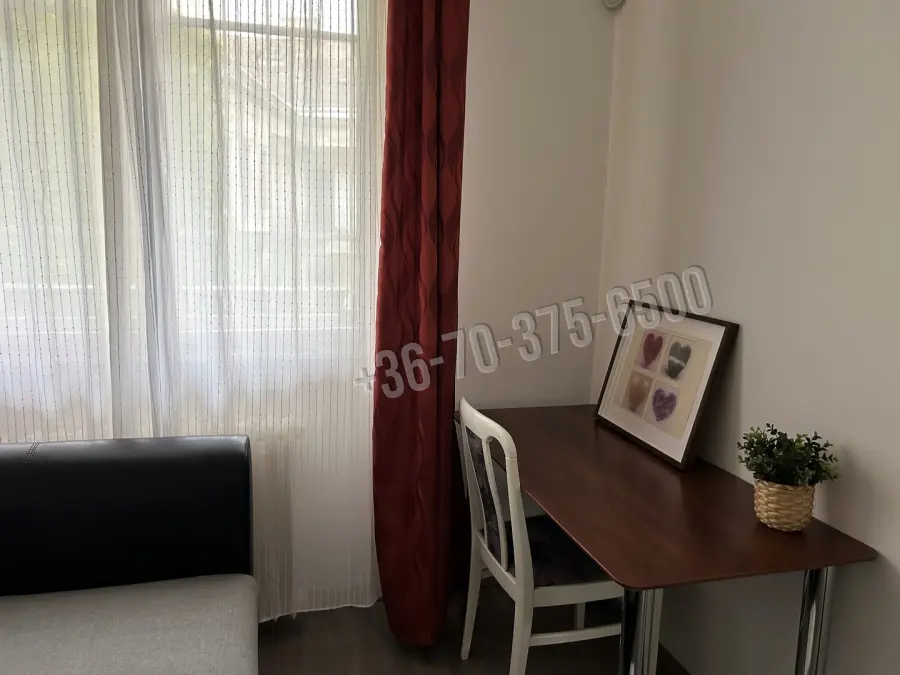 eladó újszerű téglalakás, Budapest, V. kerület