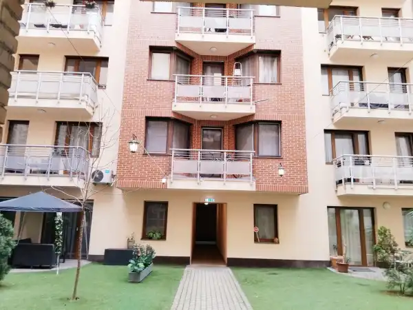 Eladó újszerű téglalakás, Budapest, VI. kerület 1 szoba 38 m² 85 M Ft