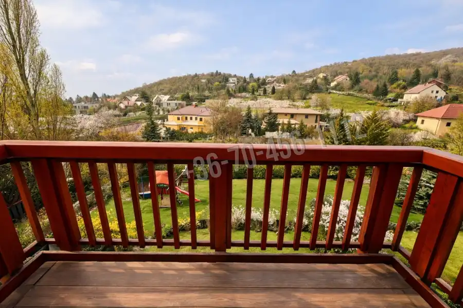 eladó újszerű téglalakás, Budapest, XII. kerület