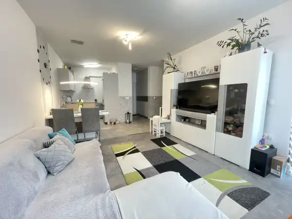 Eladó újszerű téglalakás, Eger 4 szoba 79 m² 87.7 M Ft