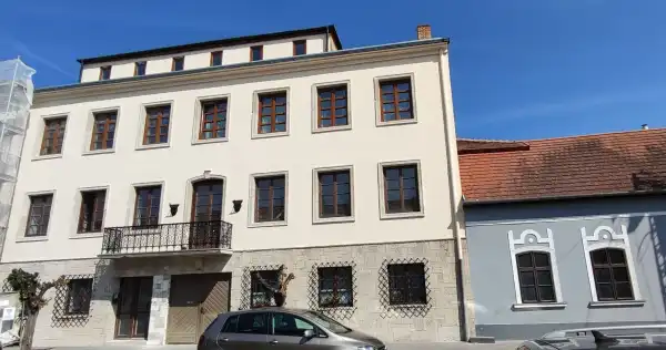 Eladó újszerű téglalakás, Esztergom 2 szoba 48 m² 67 M Ft