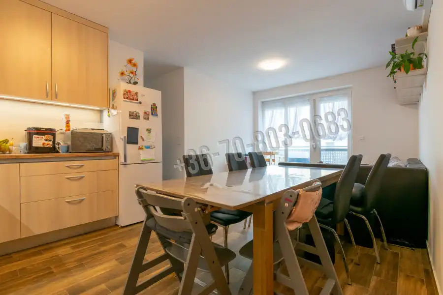 eladó újszerű téglalakás, Mosonmagyaróvár