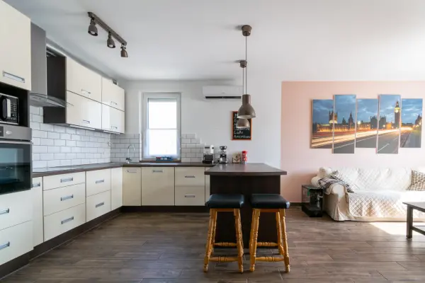 Eladó újszerű téglalakás, Mosonmagyaróvár 3 szoba 65 m² 68.5 M Ft
