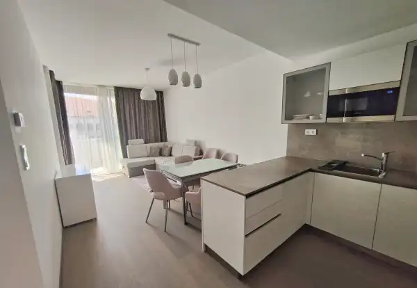 Eladó újszerű téglalakás, Szeged 2 szoba 52 m² 61.9 M Ft